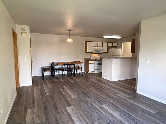 3rd image of 2226 W Elizabeth St Unit C204