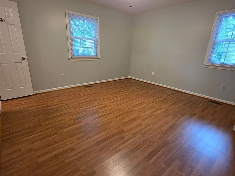 409 Rosewood Ln — Photo 25