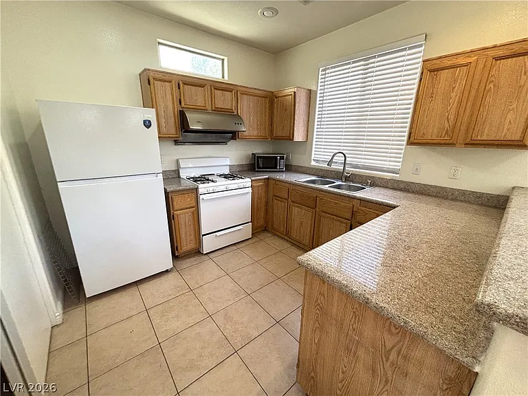 9730 Villa Lorena Ave — Photo 8