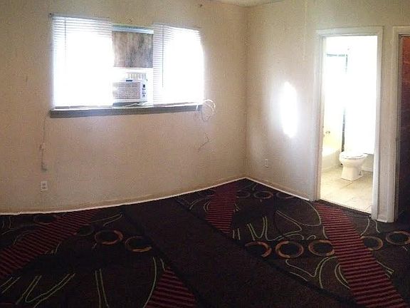 4th image of 1912 E 25th Street Pl #4