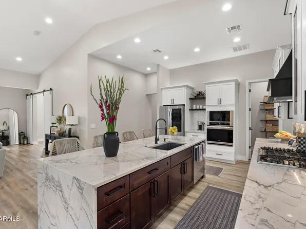 3927 N 13TH Place, Phoenix, AZ 85014