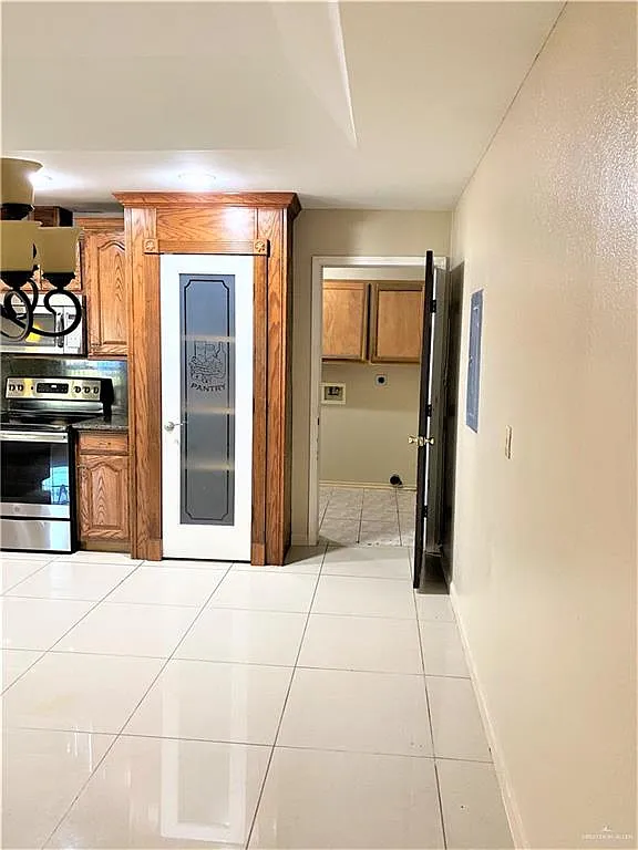 3 bed, 2.0 bath, 1658 sqft, $1,650 — Photo 3