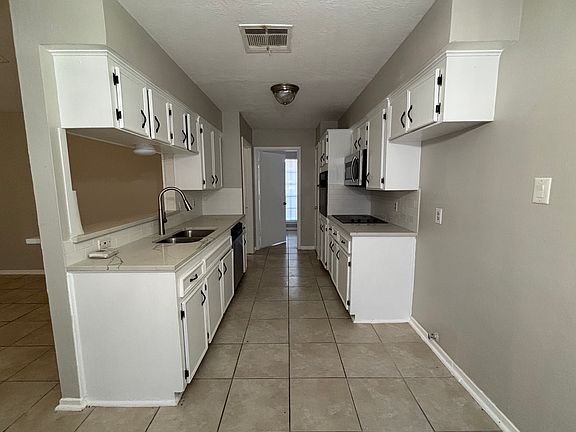 5th image of 12138 Creekhurst Dr
