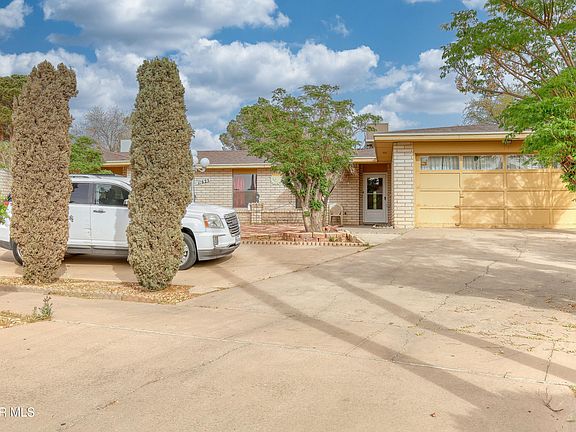 2nd image of 11625 Soberana Ln #A & B