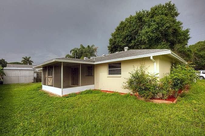 1st image of 2909 Cambridge Dr