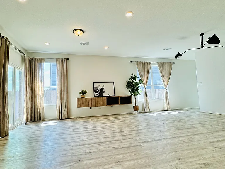 304 Lemon Light Ln — Photo 6