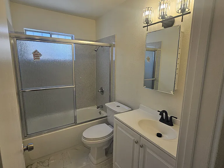 4101 Porter St #6 — Photo 10