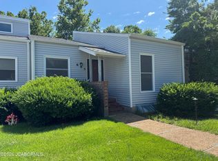 685 Hiddenwood Ct, Jefferson City, MO 65109
