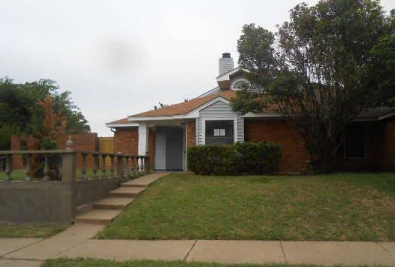 1st image of 10203 Hillhouse Ln