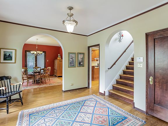 3rd image of 301 N Taylor Ave