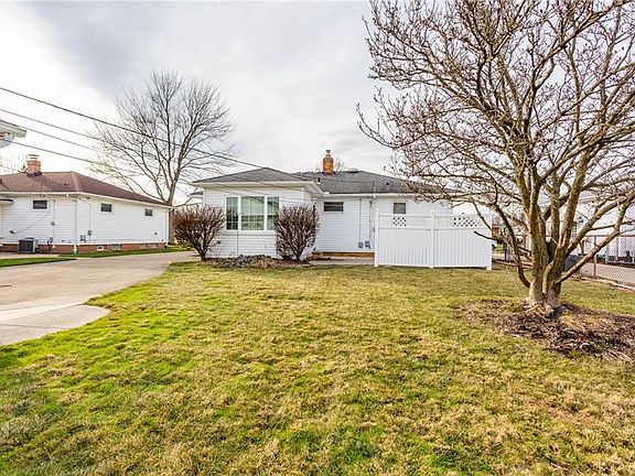 3rd image of 7625 Sleepy Hollow Dr