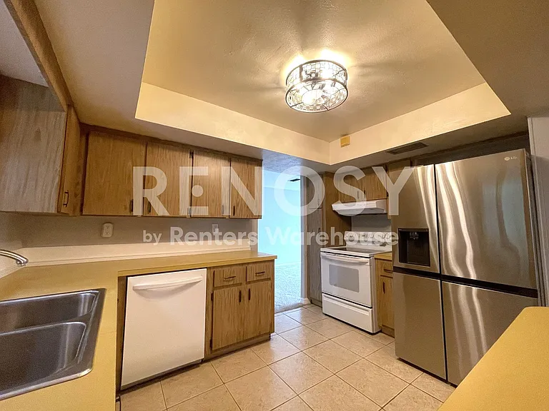 802 Embassy Rd — Photo 5