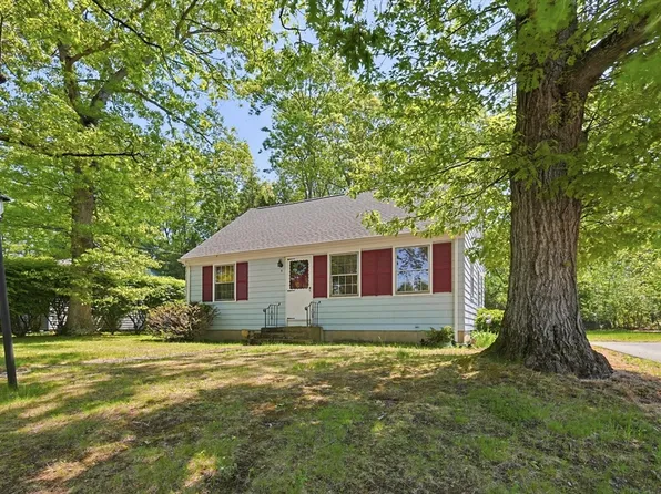 5 Robin Hood Dr, Seekonk, MA 02771