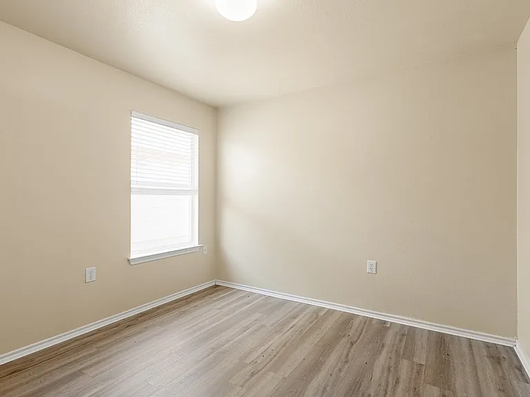 7400 Cayenne Ln — Photo 23