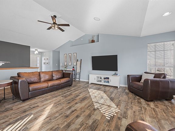5th image of 2975 Roseberry Ct