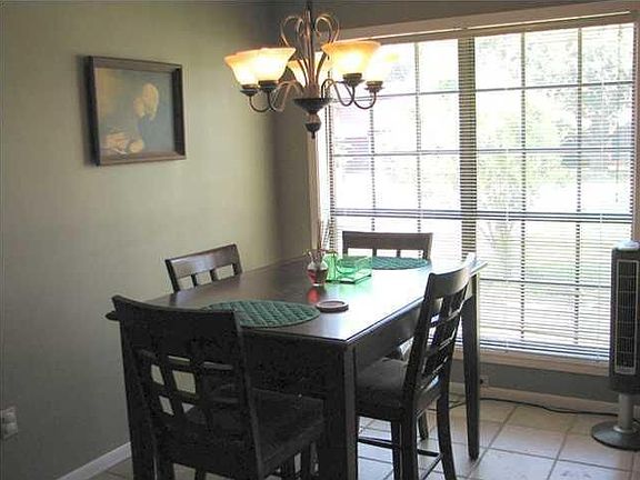 5th image of 3905 Bayou Blvd