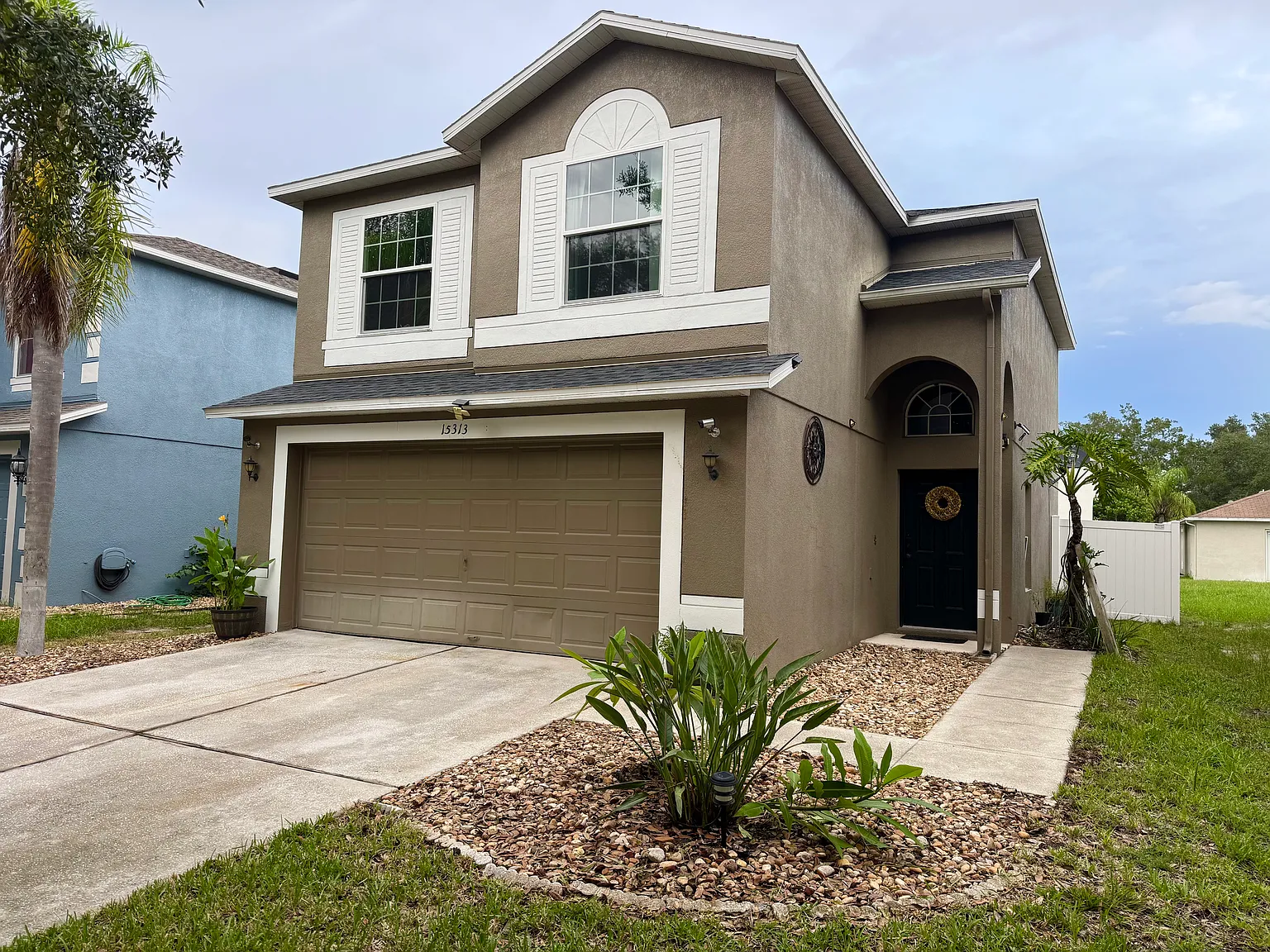 3 bed, 2.5 bath, 1345 sqft, $2,300 — Photo 1