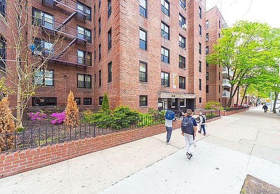 5th image of 6310 108th St APT 5M