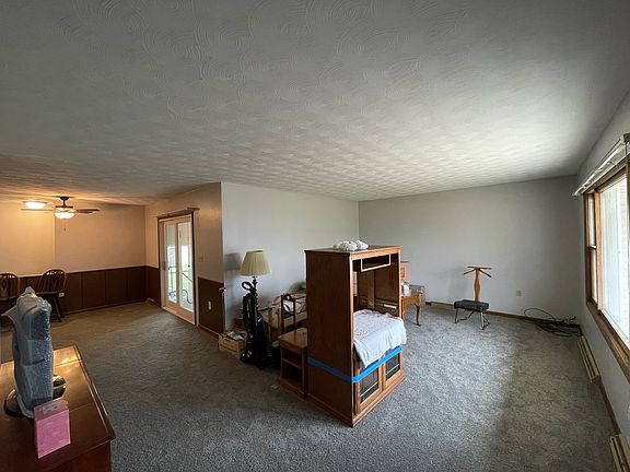 4th image of 212 N Olive St