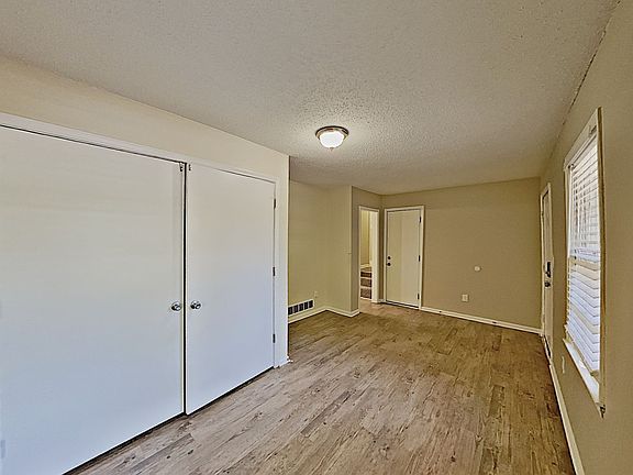 4th image of 6419 Wells Cir