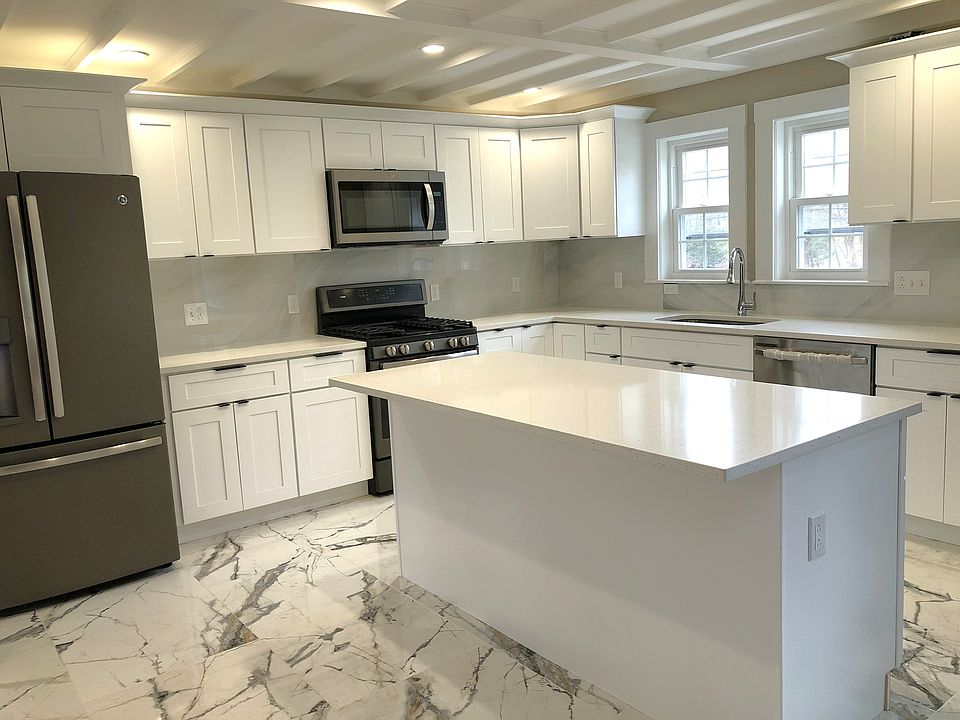 1st image of 366 River Rd