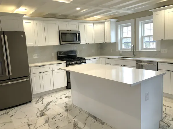 366 River Rd, Andover, MA 01810