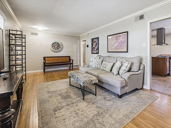 5th image of 1683 Dorset Dr