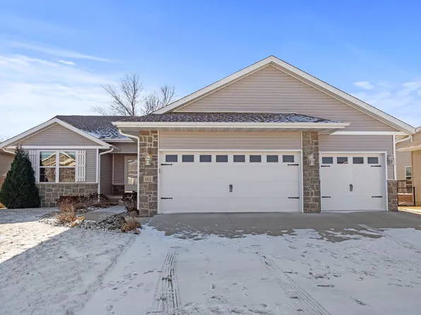 1412 Algonquin Dr, Cedar Falls, IA 50613