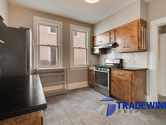 3rd image of 3228 Hennepin Ave