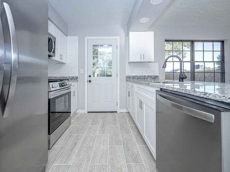 6672 Cortez Cir — Photo 13