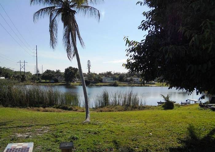 2nd image of 4062 Hibiscus Cir
