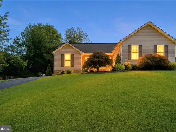 6819 Violet Dr, Fredericksburg, VA 22407