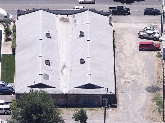 4th image of 917 Main St