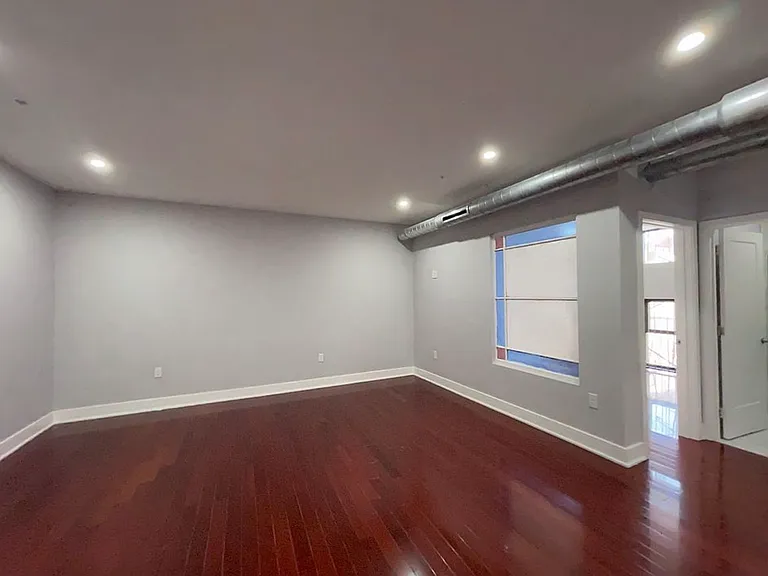 300-302 Richmond St #16 — Photo 6