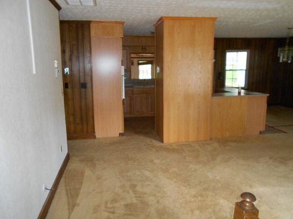 5th image of 615 Greenway Dr