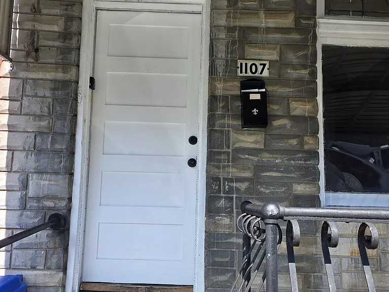 1107 Muhlenberg St — Photo 3