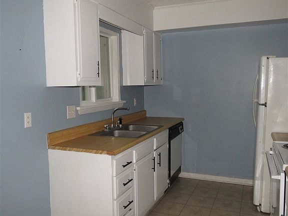 2nd image of 25 S Onsville Pl