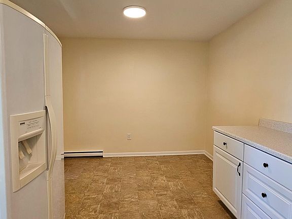 4th image of 204 E Whitlock Ave