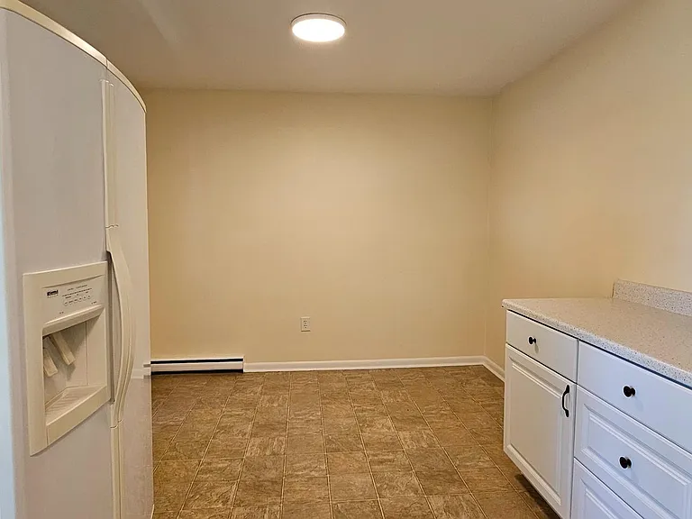 204 E Whitlock Ave — Photo 4