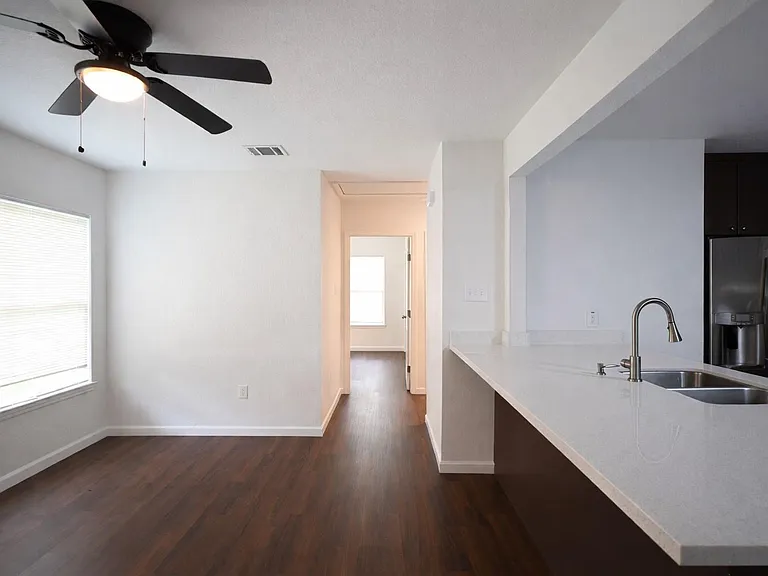 916 Parkway St — Photo 3