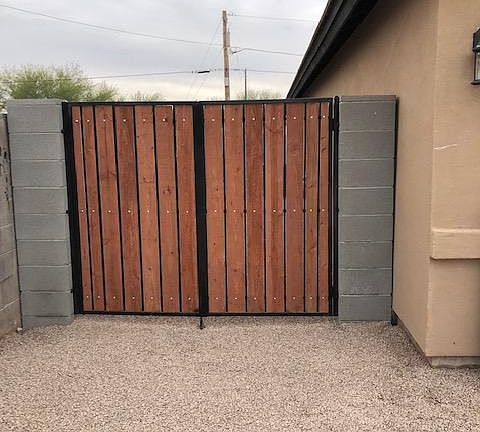 2nd image of 2705 E Pueblo Ave