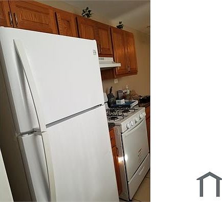 2nd image of 1733 Queensbury Cir