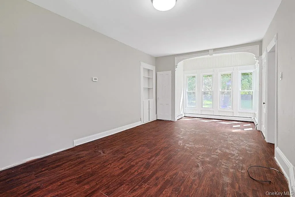 2 bed, 1.0 bath, 1100 sqft, $4,500 — Photo 4