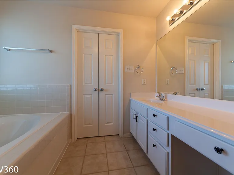 2943 Meadowglen Crst — Photo 16