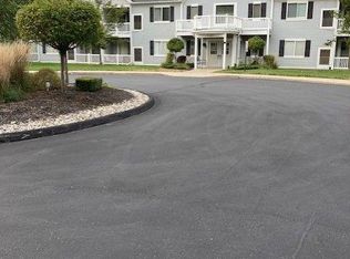 1127 S Lake Dr UNIT 105, Novi, MI