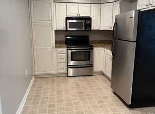 295 Maple Dr, Hanover, PA 17331
