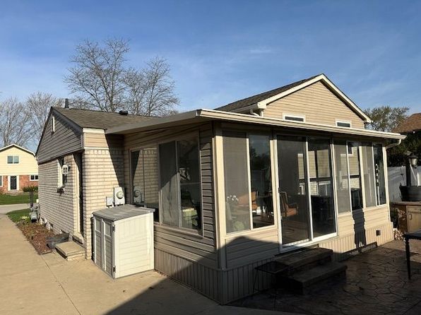 1695 Woodstock St, Canton, MI 48188