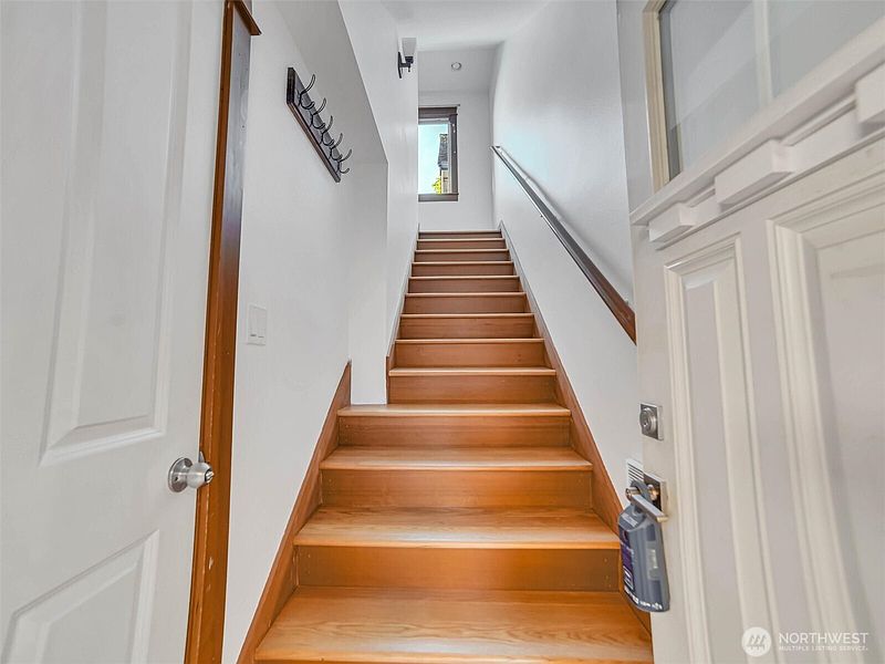 2nd image of 4516 Dayton Avenue N