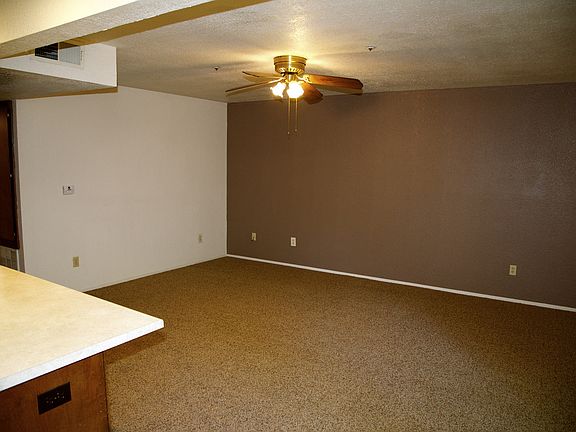 4th image of 1125 W Sacramento Ave #204