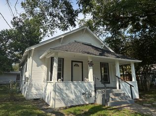 800 W 7th St, Bonham, TX 75418